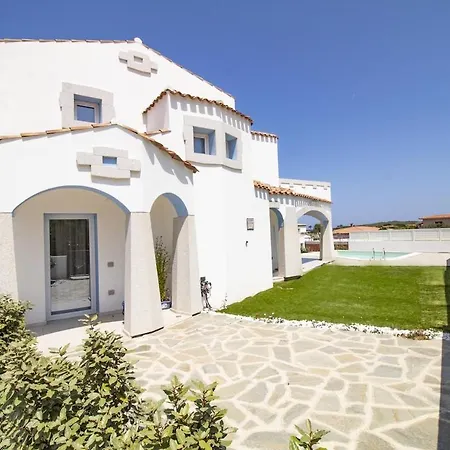 Con Piscina Vista Mare Il Chiostro Villa Budoni
